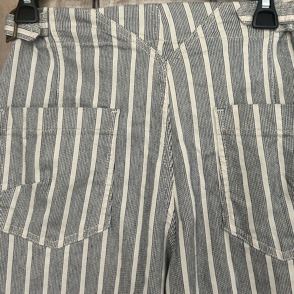 NWT Pilcro Foxglove Mid-Rise Flare / Wide Leg Pants, 29P - Picture 10 of 12